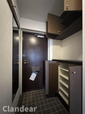  新松戸ユーカリパークハウスＣ棟の玄関|ドキドキの新生活も、安心してスタート。ぴったりの住まいを見つけませんか？クランディアが一緒に住まい選びをサポートします‼　まずは、お気軽にお問合せください　＃クランディア