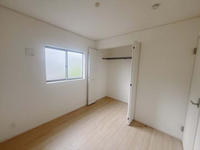 【新築戸建】富岡市一ノ宮第2  の洋室|■洋室｜子供部屋のメリットは「自立心を養うことができる」「自分で整理整頓できるようになる」そして、お子様が成長した際には「プライバシーを確保できる」といい事だらけ♪
