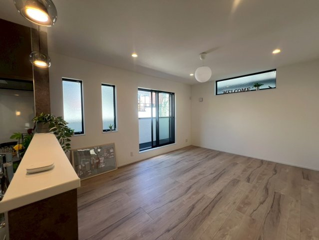 【居間・リビング】 | 練馬区貫井３丁目　新築戸建て | 【施工例】ゆとりあるLDKが、心地よい団らん時間を演出
