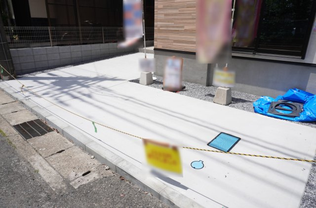 越谷市大沢 新築分譲住宅の駐車場