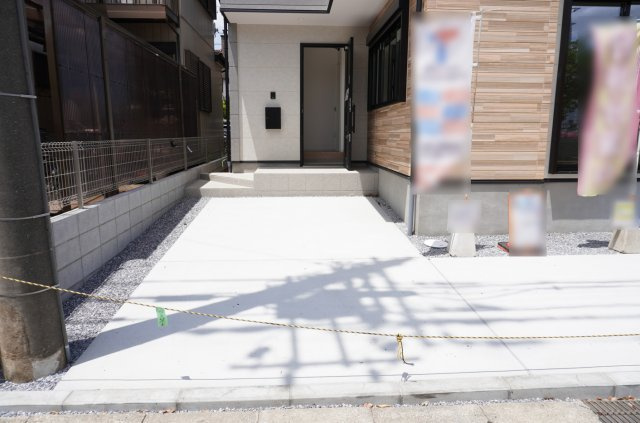 越谷市大沢 新築分譲住宅の駐車場