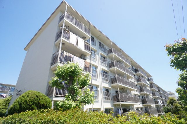 逆瀬台住宅1号棟