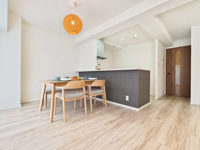 【居間・リビング】の画像