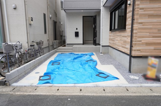 越谷市宮本町5丁目 新築分譲住宅の駐車場