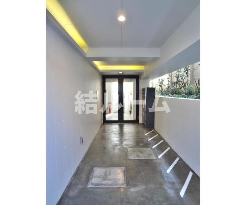北区王子本町１丁目の賃貸マンションのエントランス