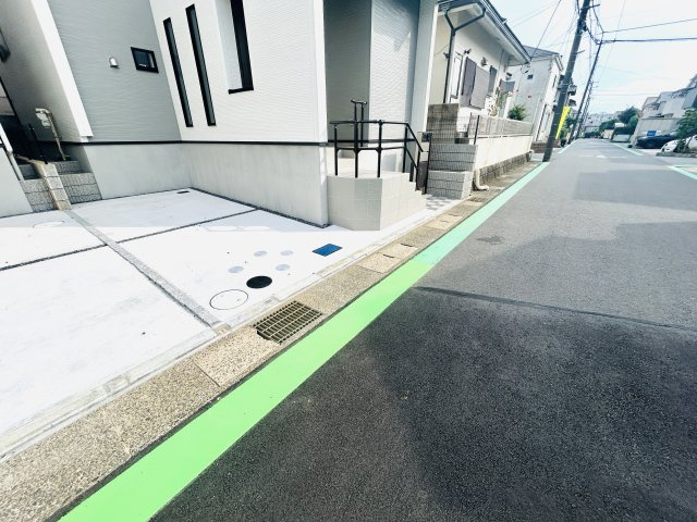 千葉市稲毛区長沼町の前面道路含む現地写真
