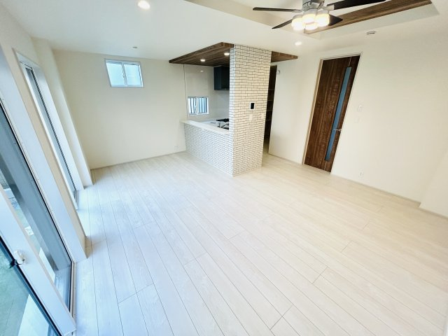 千葉市稲毛区長沼町の居間・リビング