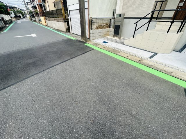 千葉市稲毛区長沼町の前面道路含む現地写真