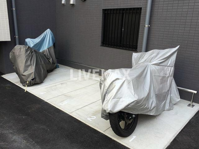 バイク置き場 