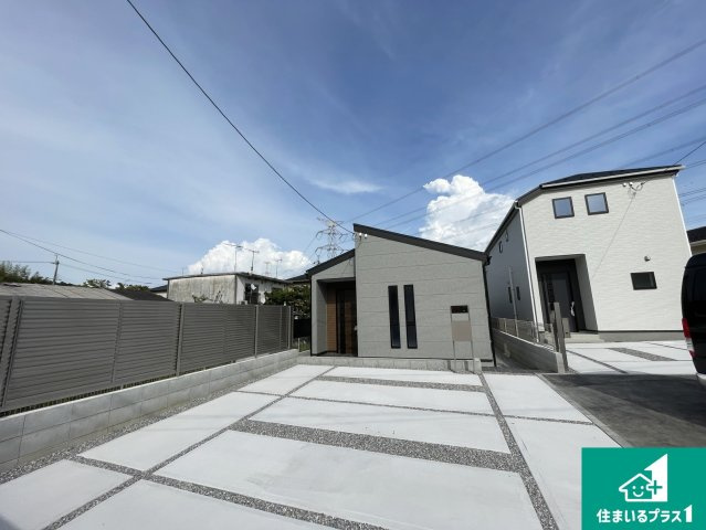 甲賀市水口町新城　新築一戸建ての外観|周辺は落ち着いた街並みの住宅地！子育てがしやすい住環境です！まだ未完成ですが、現地でしかわからない事もございます。是非一度ご覧ください。