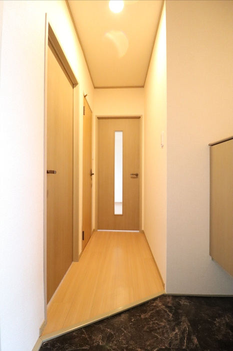 ロイヤルあけぼの ABの玄関|※別のお部屋の参考写真です