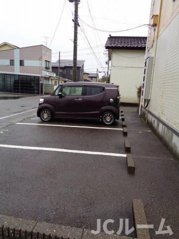 ロイヤルあけぼの ABの駐車場