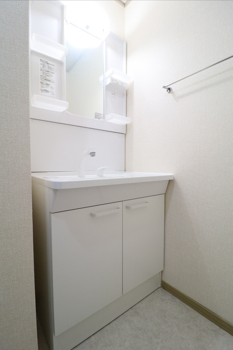 ロイヤルあけぼの ABの洗面所|※別のお部屋の参考写真です