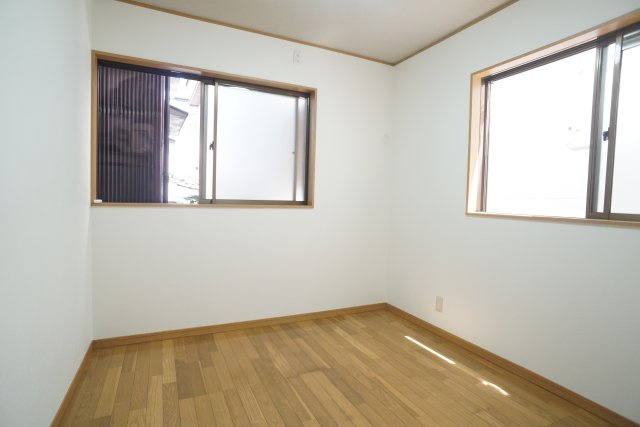 口谷西3丁目戸建の居間・リビング