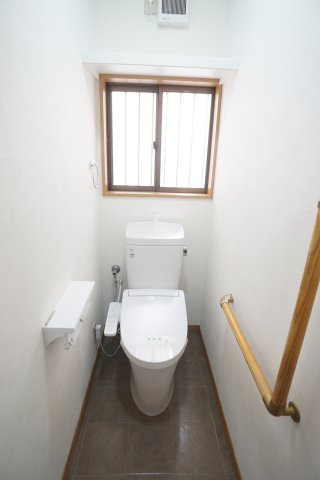 口谷西3丁目戸建のトイレ