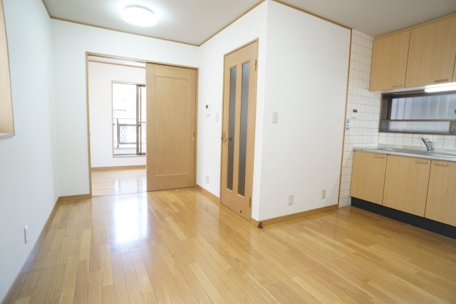 口谷西3丁目戸建の居間・リビング