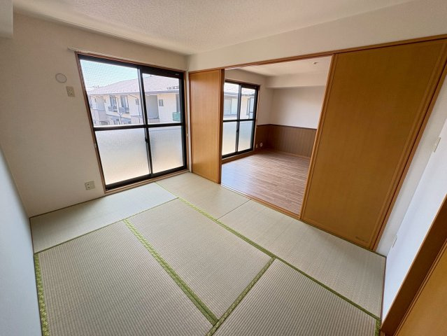 ミルフィーユ参番館の駐車場