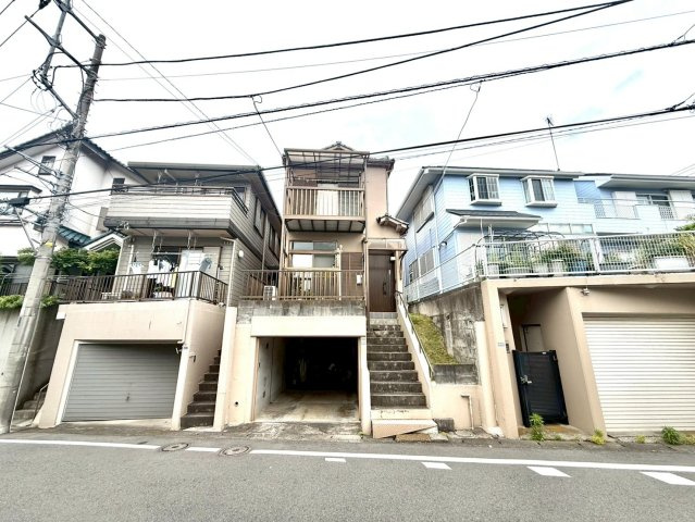 暮らしに寛ぎを生む小上がりリビング採用　東永谷三丁目中古戸建