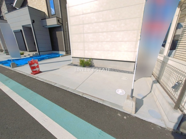 草加市手代1丁目 新築分譲住宅 全3棟 1号棟の駐車場