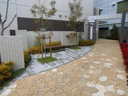 Alice Garden Esakaのエントランス