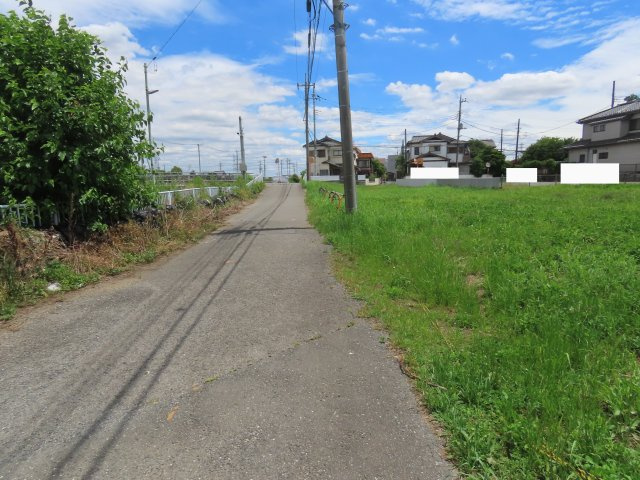 坂戸市片柳売地の前面道路含む現地写真