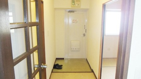 アミカル高橋の玄関|居室から玄関