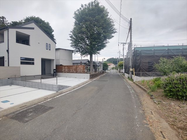 【前面道路含む現地写真】の画像