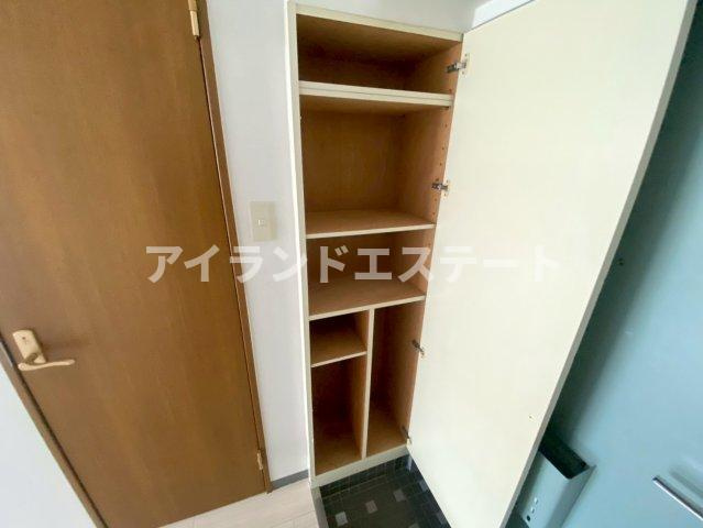ステップス三軒茶屋　駅近　事務所可　宅配BOXの収納