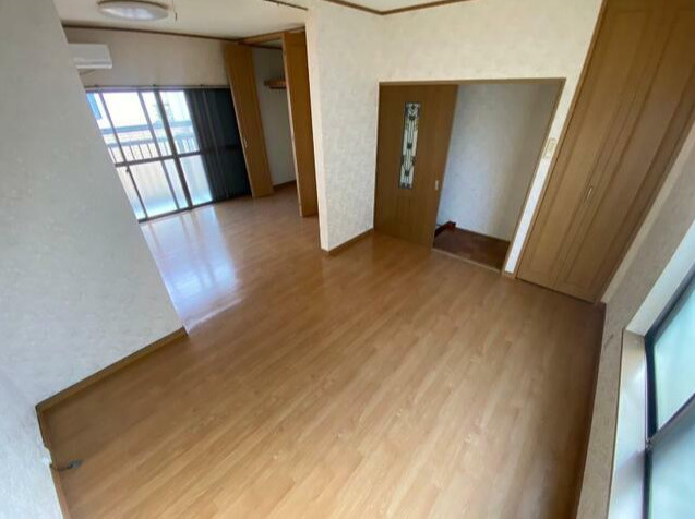 吉岡ハイツの内装|内装は落ち着いています