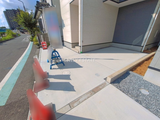 草加市手代1丁目 新築分譲住宅 全3棟 3号棟の駐車場