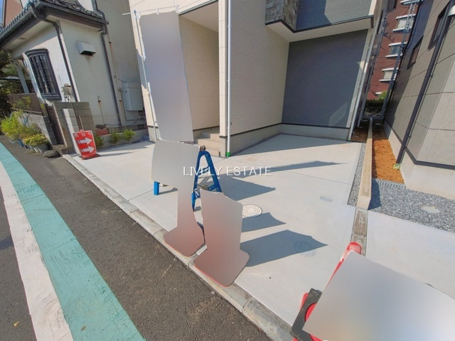 草加市手代1丁目 新築分譲住宅 全3棟 3号棟の駐車場