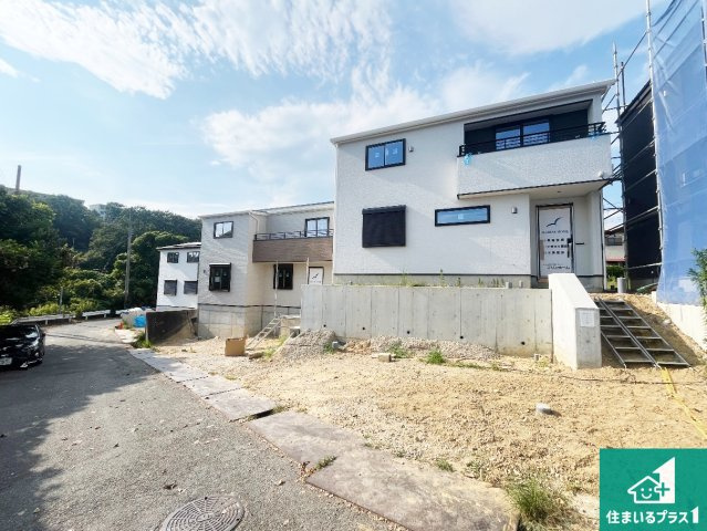 神戸市西区美穂が丘　新築一戸建ての前面道路含む現地写真|周辺は落ち着いた街並みの住宅地！子育てがしやすい住環境です！まだ未完成ですが、現地でしかわからない事もございます。是非一度ご覧ください。