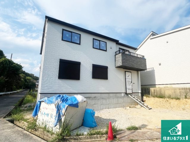 神戸市西区美穂が丘　新築一戸建ての外観|周辺は落ち着いた街並みの住宅地！子育てがしやすい住環境です！まだ未完成ですが、現地でしかわからない事もございます。是非一度ご覧ください。