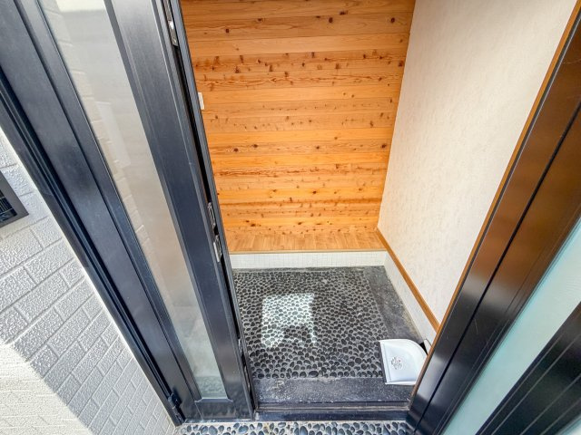 市岡１丁⽬テラスハウスの玄関