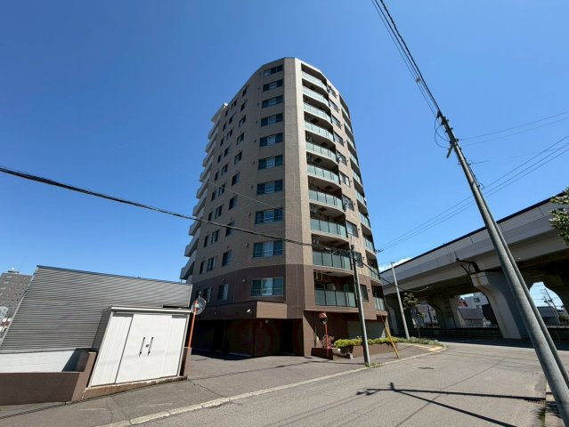 エクセルシオール宮の沢アークの外観
