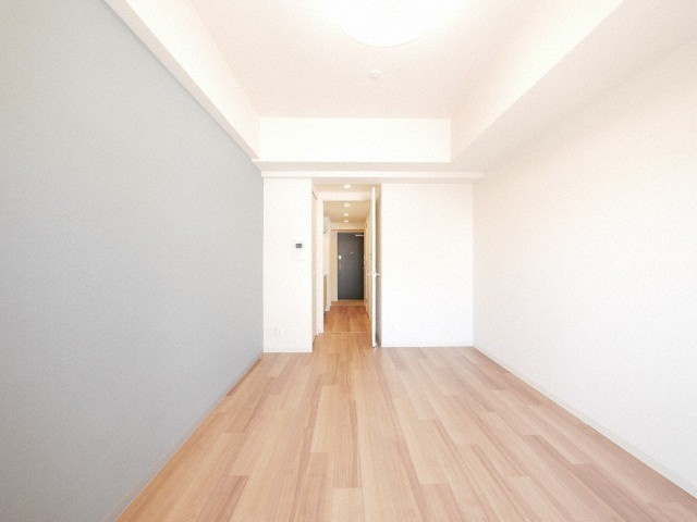 プレサンス谷町九丁目駅前の居間・リビング