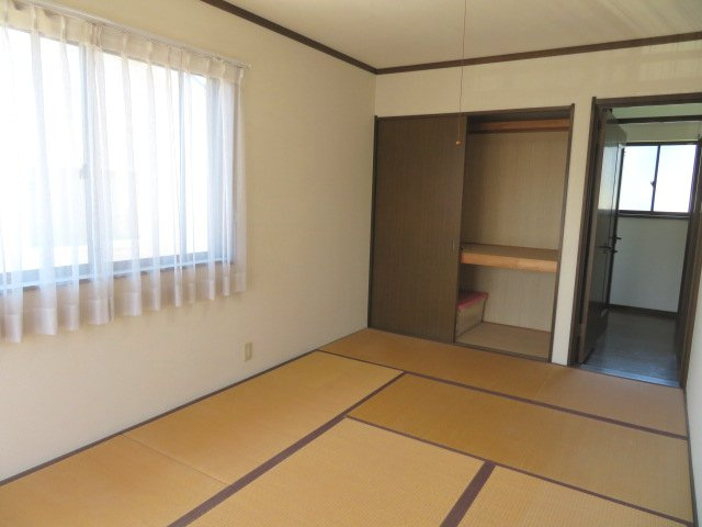 高崎市吉井町南陽台　中古1680の和室|２階和室
