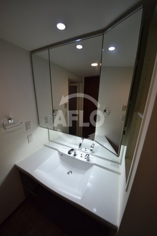 クロスレジデンス大阪新町　堀江小学校区の独立洗面台|クロスレジデンス大阪新町　独立洗面台