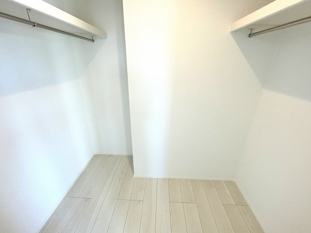 【洋室】 | ふじみ野市亀久保　新築一戸建住宅　全1棟（ふじみ野店） | 洋室7帖：たっぷり収納できるウォークインクローゼット、ハンガーパイプも2か所付きです！
