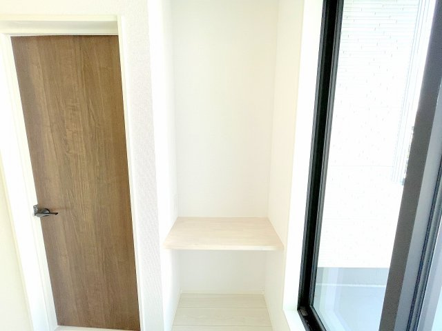 【収納】 | ふじみ野市亀久保　新築一戸建住宅　全1棟（ふじみ野店） | 2階共有スペース：収納でも雑貨置でも便利なカウンターです♪