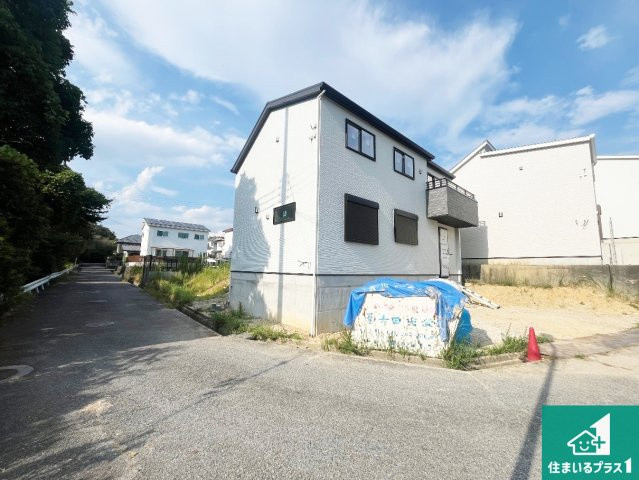 神戸市西区美穂が丘　新築一戸建ての前面道路含む現地写真|周辺は落ち着いた街並みの住宅地！子育てがしやすい住環境です！まだ未完成ですが、現地でしかわからない事もございます。是非一度ご覧ください。