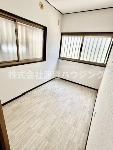 ジョンヴィラ大西町の洋室