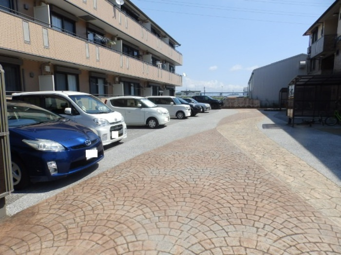 ビレッジ北久保 B棟の駐車場|駐車場