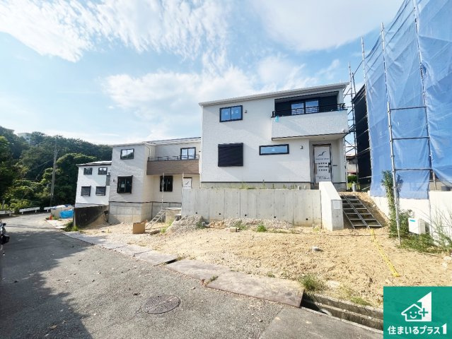 神戸市西区美穂が丘　新築一戸建ての前面道路含む現地写真|周辺は落ち着いた街並みの住宅地！子育てがしやすい住環境です！まだ未完成ですが、現地でしかわからない事もございます。是非一度ご覧ください。