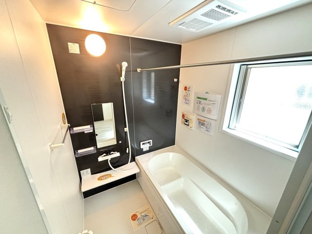 広いお風呂は賃貸物件だとそう多くないので、住宅購入後に「家を買った感」を強く感じられる満足ポイントになります！最初の頃は「ついに持ち家か～」と思いながらついつい長風呂になってしまうかもしれません♪