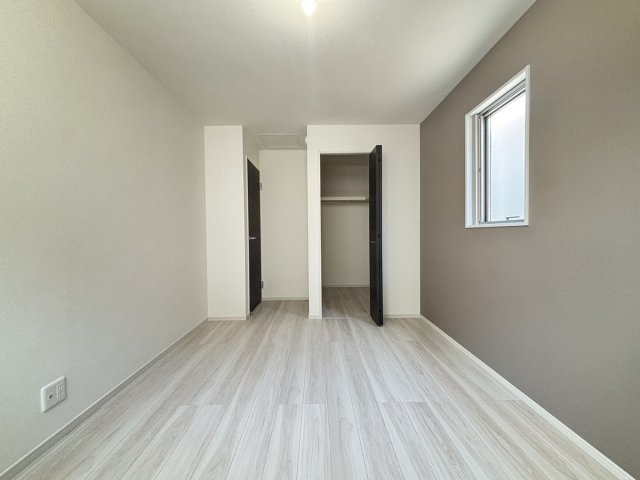 南側6.5帖居室の収納