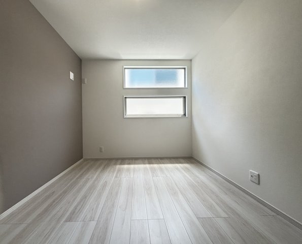 南側6.5帖居室の収納