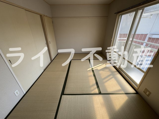 サンライフ玉串B棟の居間・リビング|ゆったり過ごせる居間です