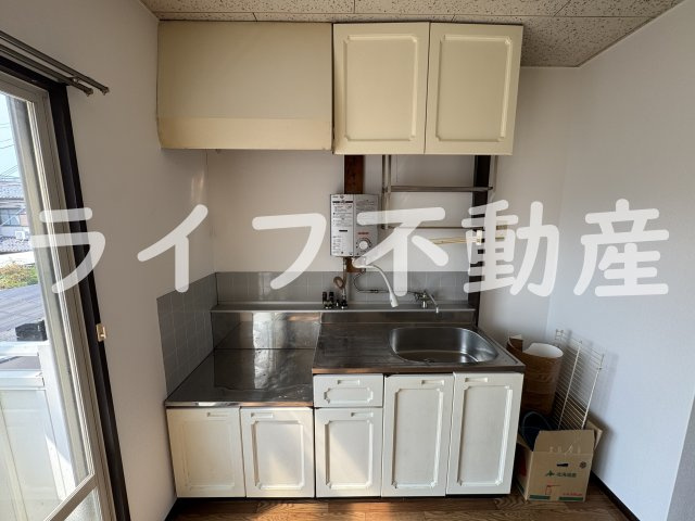 サンライフ玉串B棟のキッチン|コンパクトなキッチンで掃除もラクラク