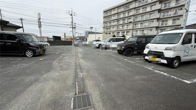 サンコーポ国分の駐車場|駐車スペースもあります